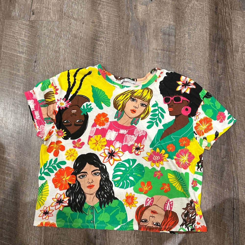 Zara Women’s Graphic Women’s PWR Tee Size S